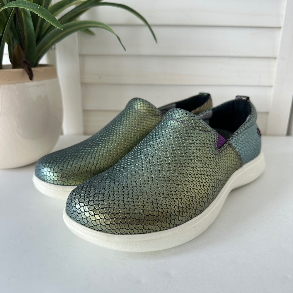 Klogs Footwear Leena Slip On Nursing Shoes‎ Mermaid Scales Iridescent Size 7.5M